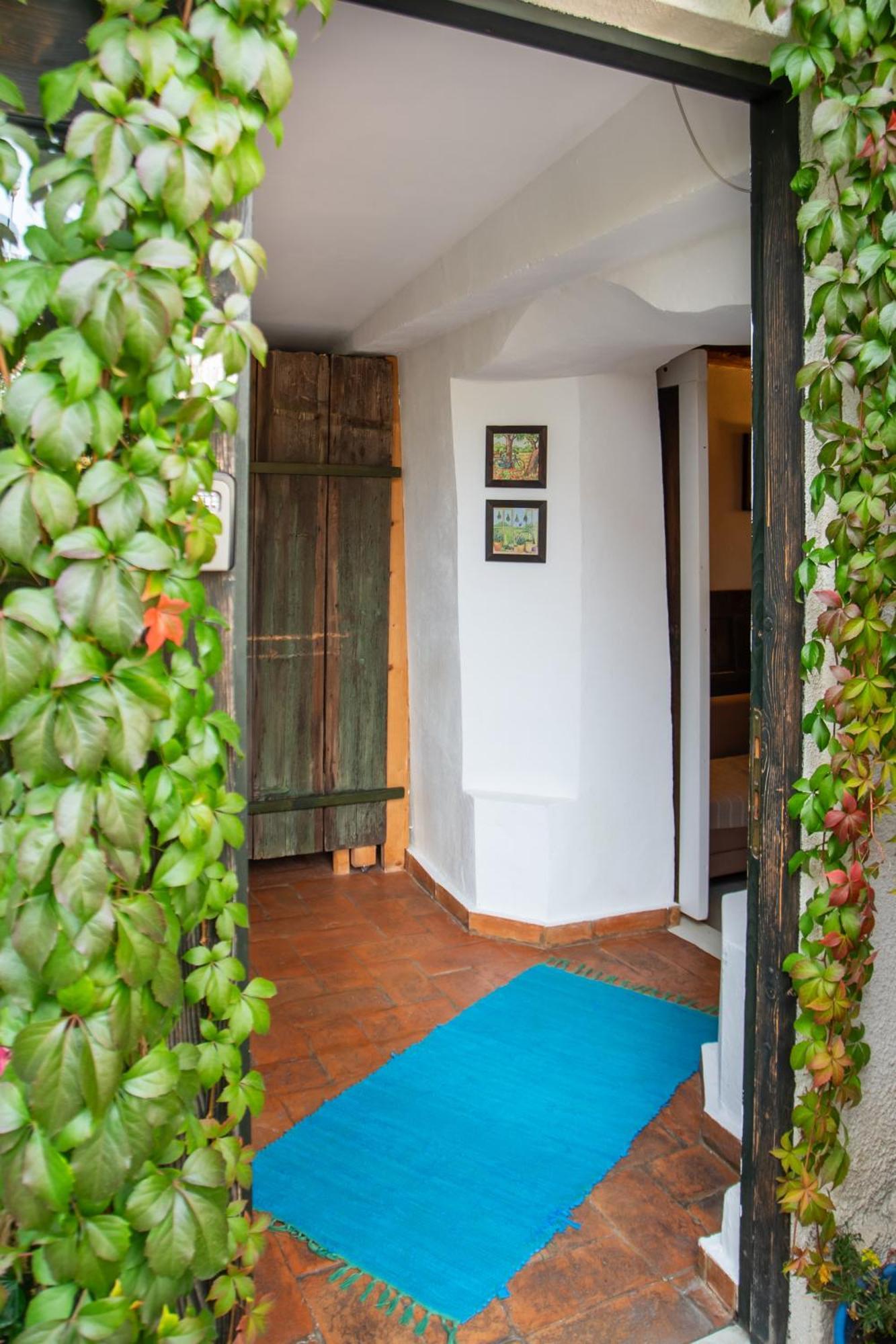 Bike House - 250-Year-Old Restored House In A Quiet Area ブラショフ エクステリア 写真