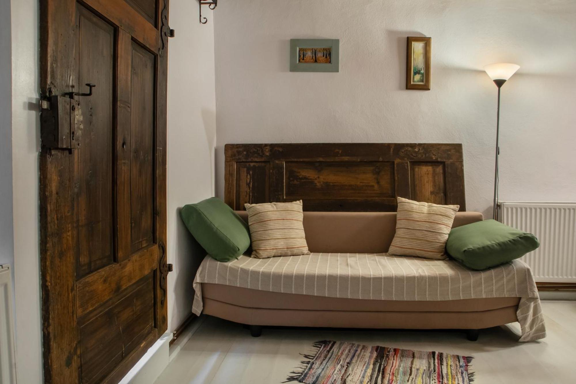 Bike House - 250-Year-Old Restored House In A Quiet Area ブラショフ エクステリア 写真
