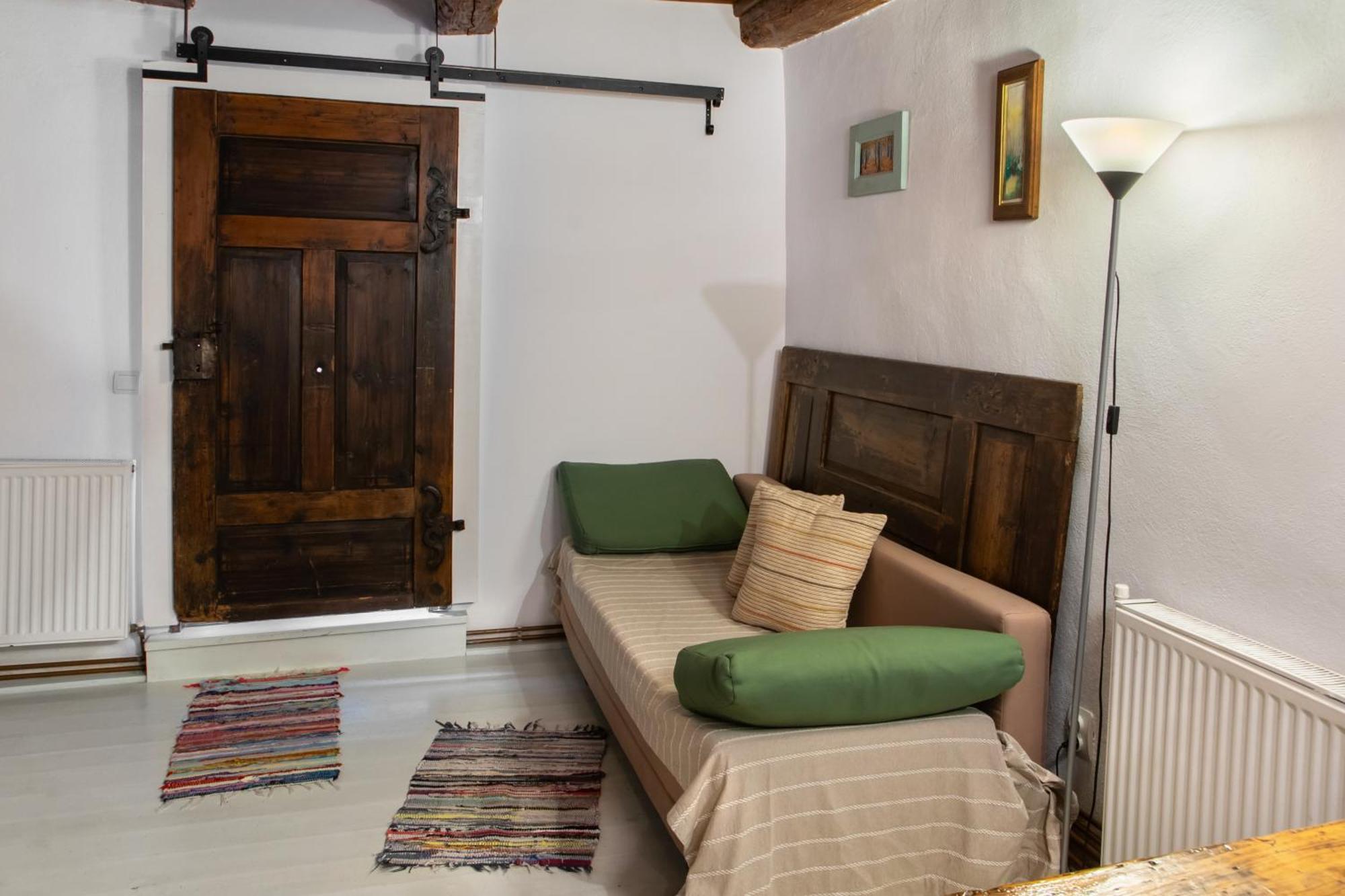 Bike House - 250-Year-Old Restored House In A Quiet Area ブラショフ エクステリア 写真