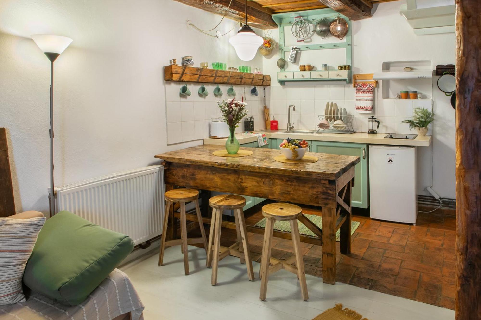 Bike House - 250-Year-Old Restored House In A Quiet Area ブラショフ エクステリア 写真