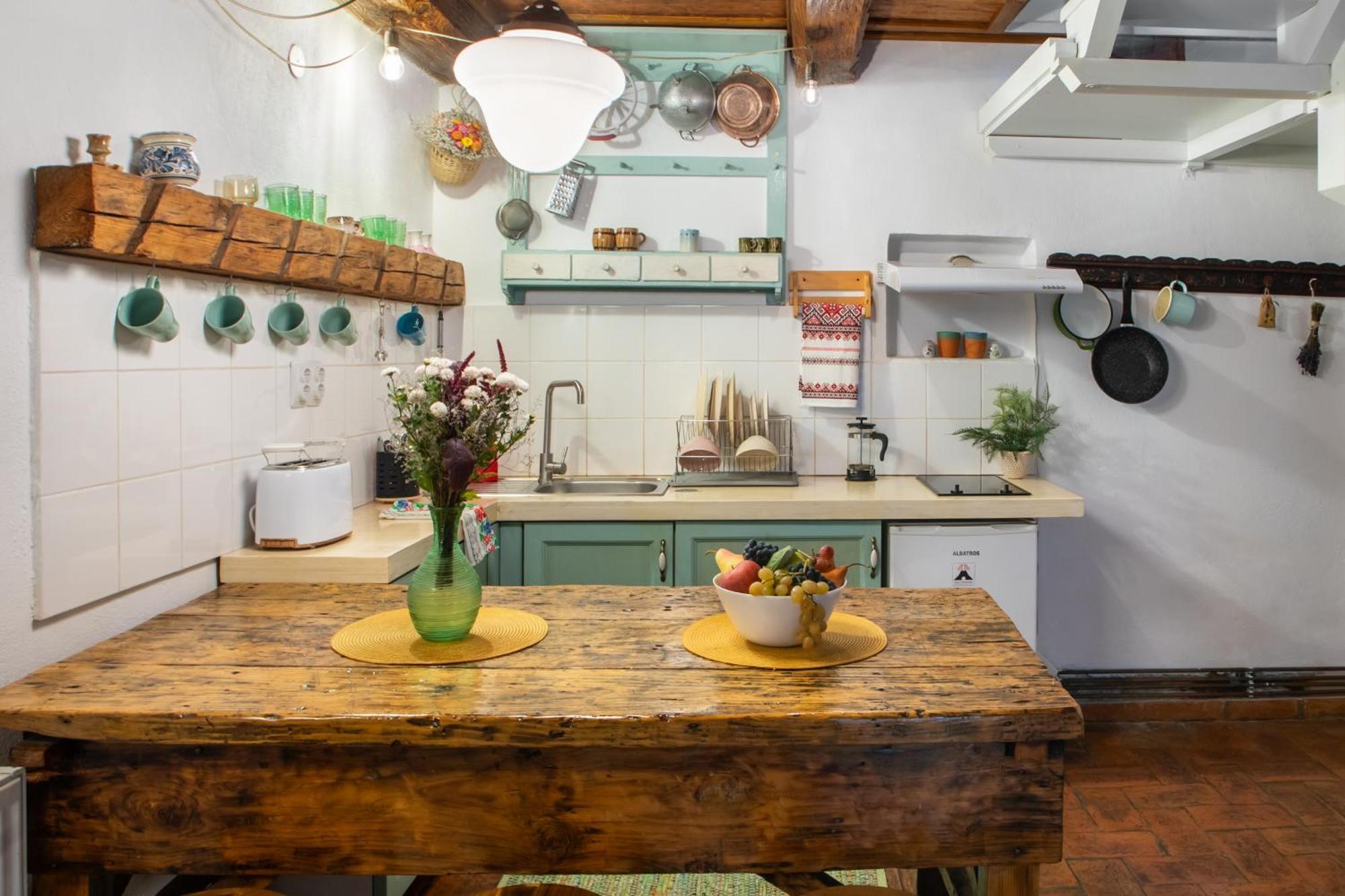 Bike House - 250-Year-Old Restored House In A Quiet Area ブラショフ エクステリア 写真