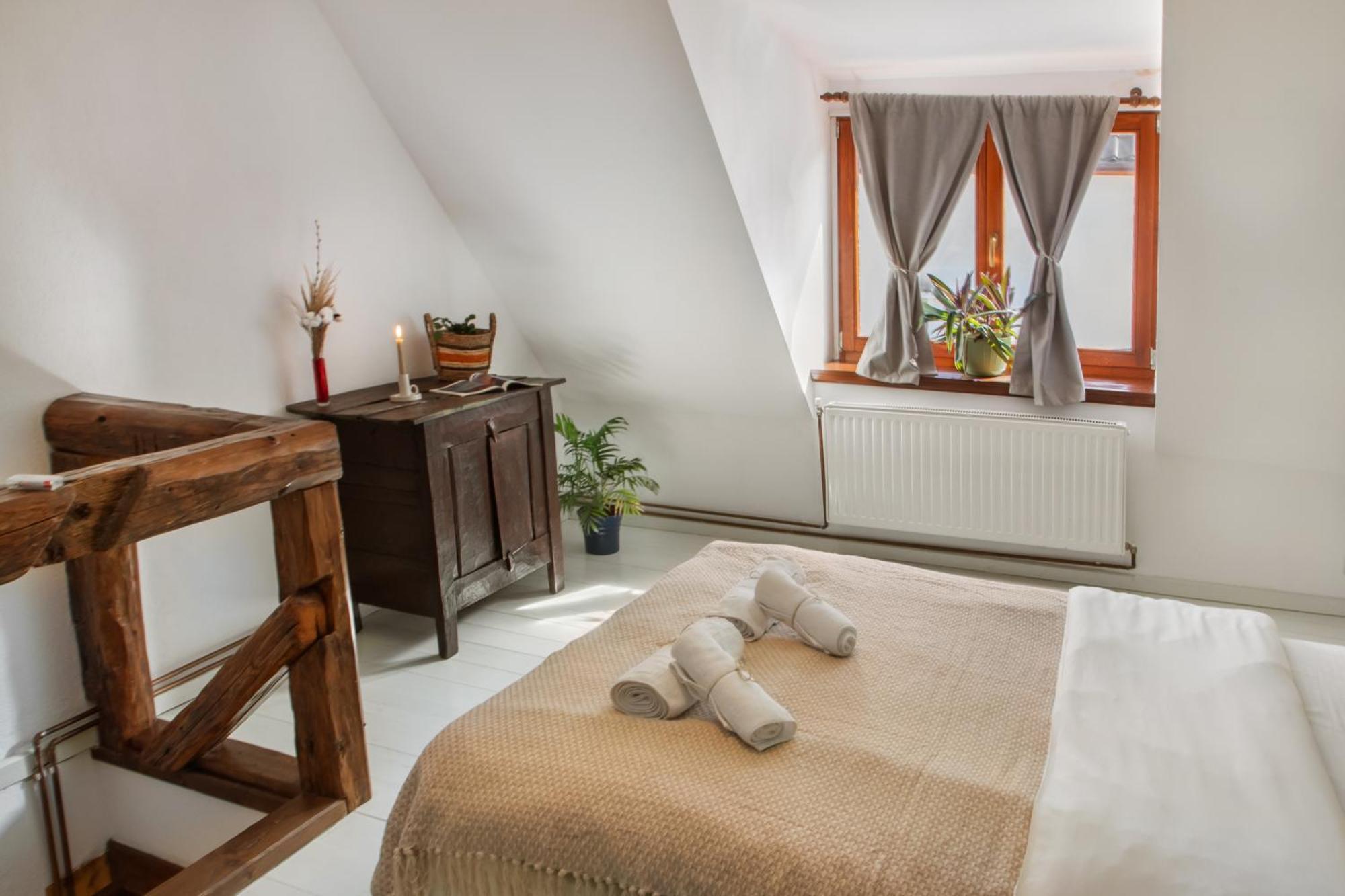 Bike House - 250-Year-Old Restored House In A Quiet Area ブラショフ エクステリア 写真