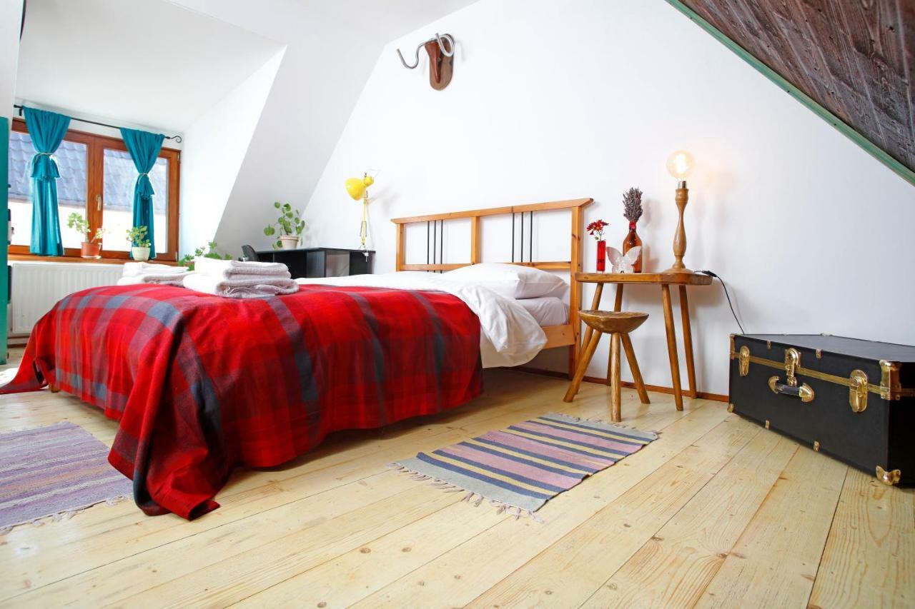 Bike House - 250-Year-Old Restored House In A Quiet Area ブラショフ エクステリア 写真
